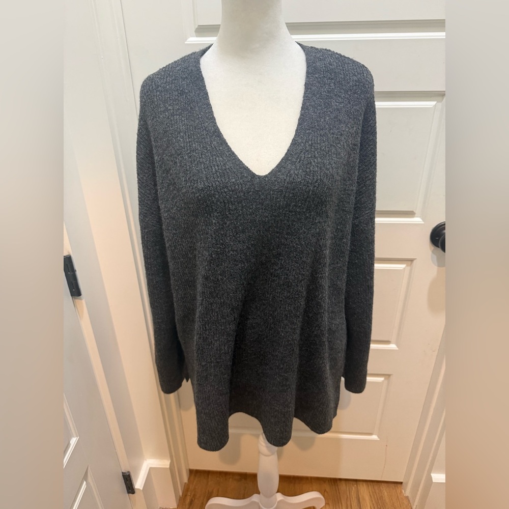 Loft. V-neck Oversized Ribbed Fuzzy Sweater. Charcoal. Size Large.